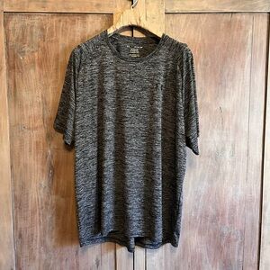 UNDER ARMOUR EUC Tech Tee. Charcoal Size 3XL
See photos for details